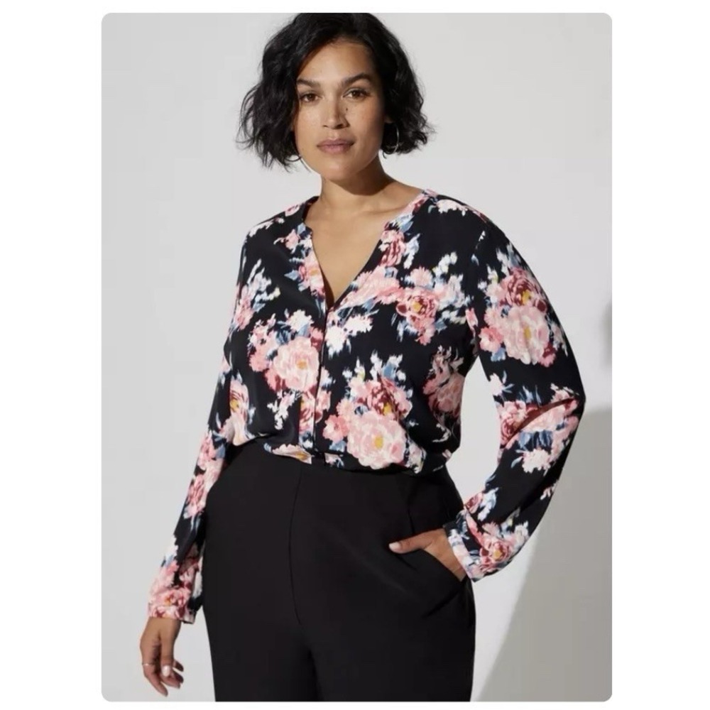 Torrid Black Pink Floral Crepe De Chine Button Up‎ Long Sleeve Blouse Size 4X